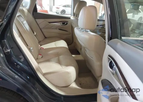 2015 Infiniti Q70 3.7 из США, поврежденный, VIN JN1BY1AP1FM540111